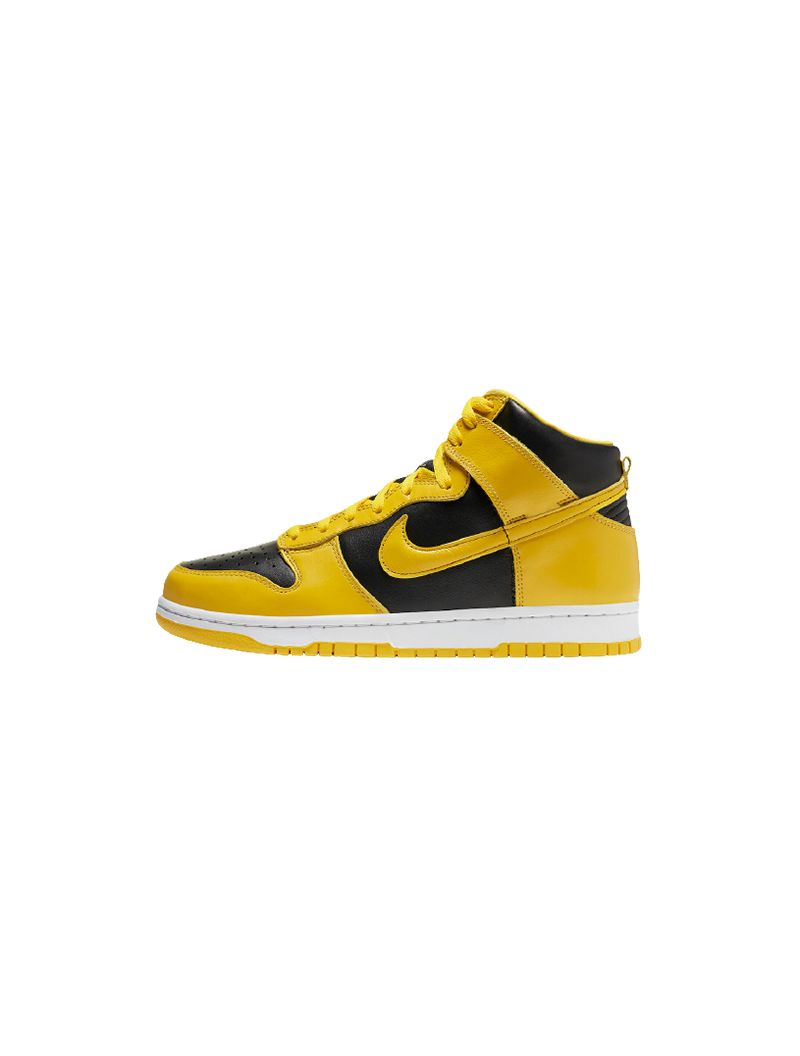 maize dunks on feet