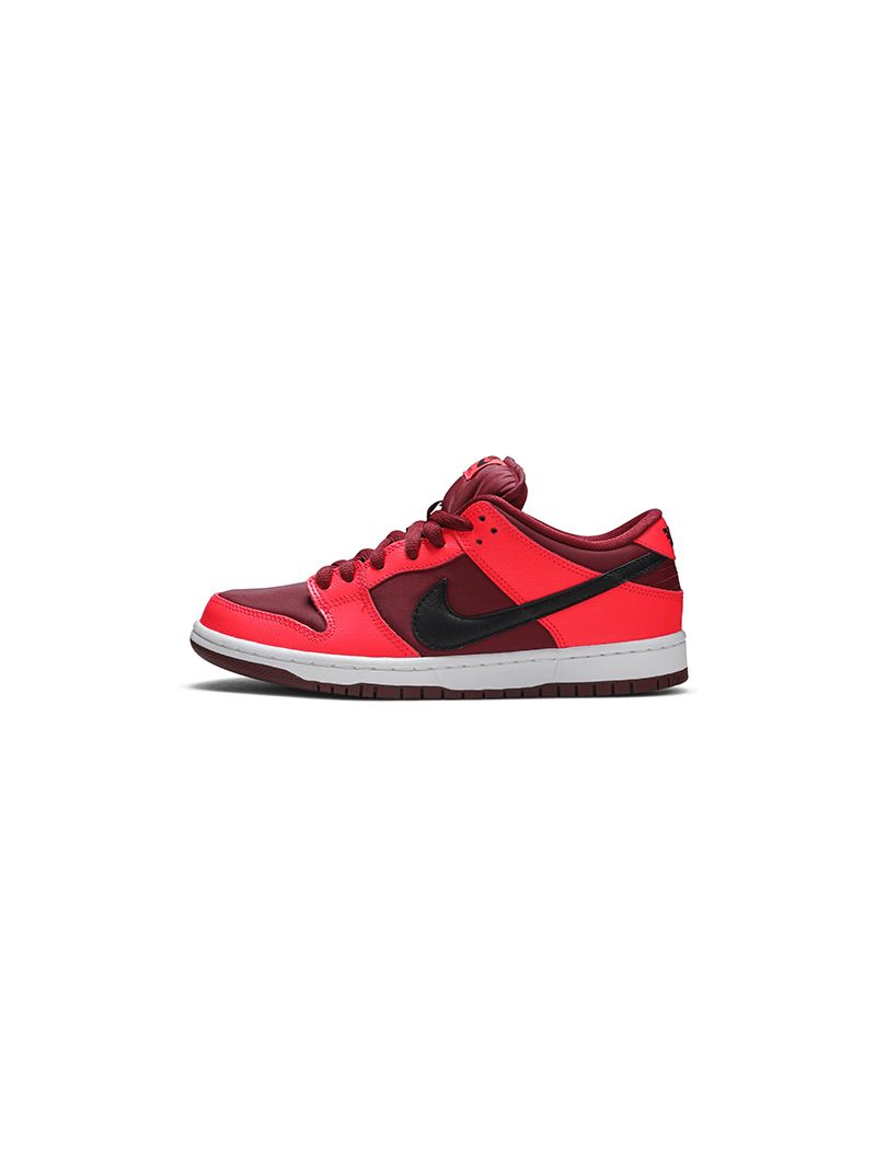 nike sb dunk low crimson
