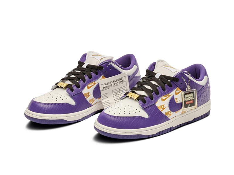 Supreme x Nike SB Dunk Low 