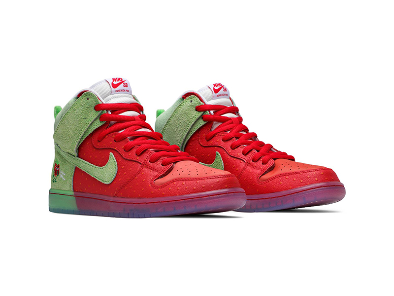 strawberry pink nike dunks